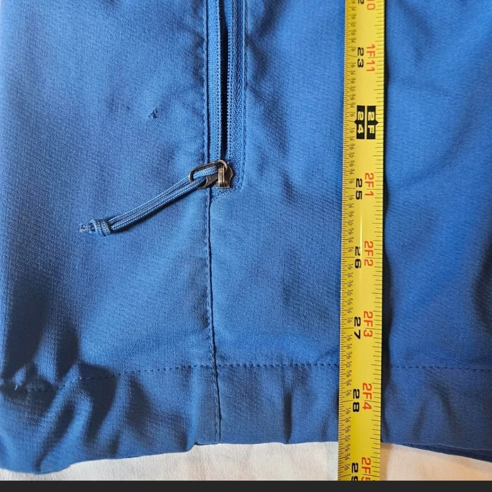 The North Face Men's Two-Tone Blue and Black Windbreaker